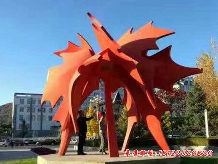 不锈钢大型抽象枫叶雕塑