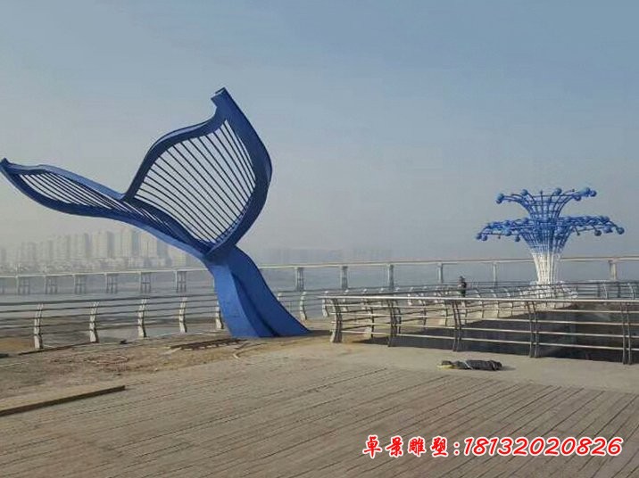 不锈钢抽象喷水鲸鱼雕塑