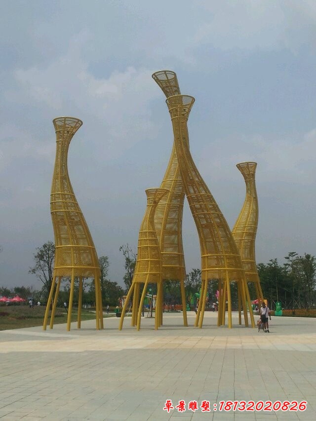 广场不锈钢抽象大型长颈鹿