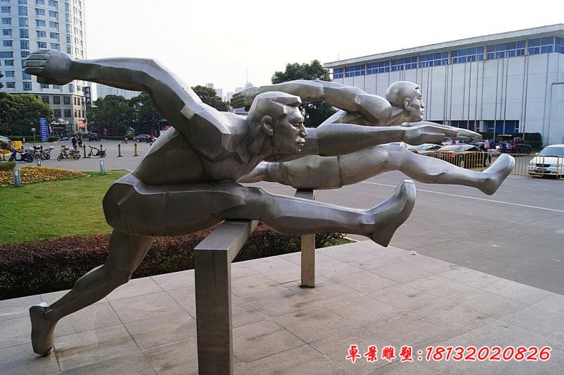 不锈钢公园跨栏人物雕塑