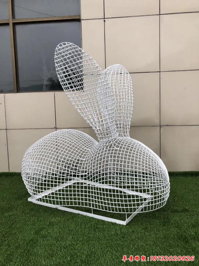 不锈钢镂空兔子雕塑 (1)