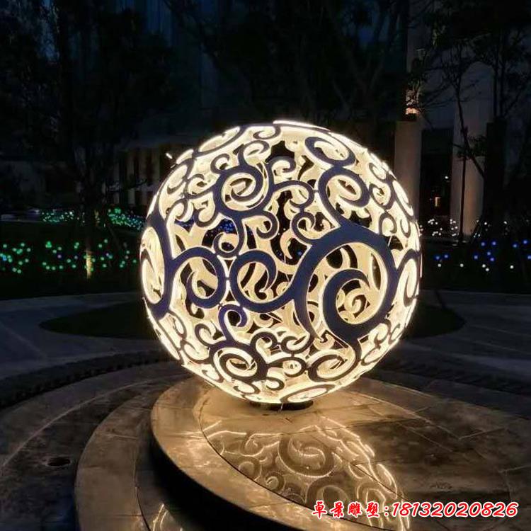 不锈钢镂空球喷泉雕塑