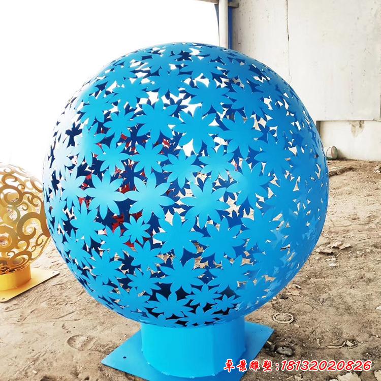 不锈钢公园镂空球雕塑3