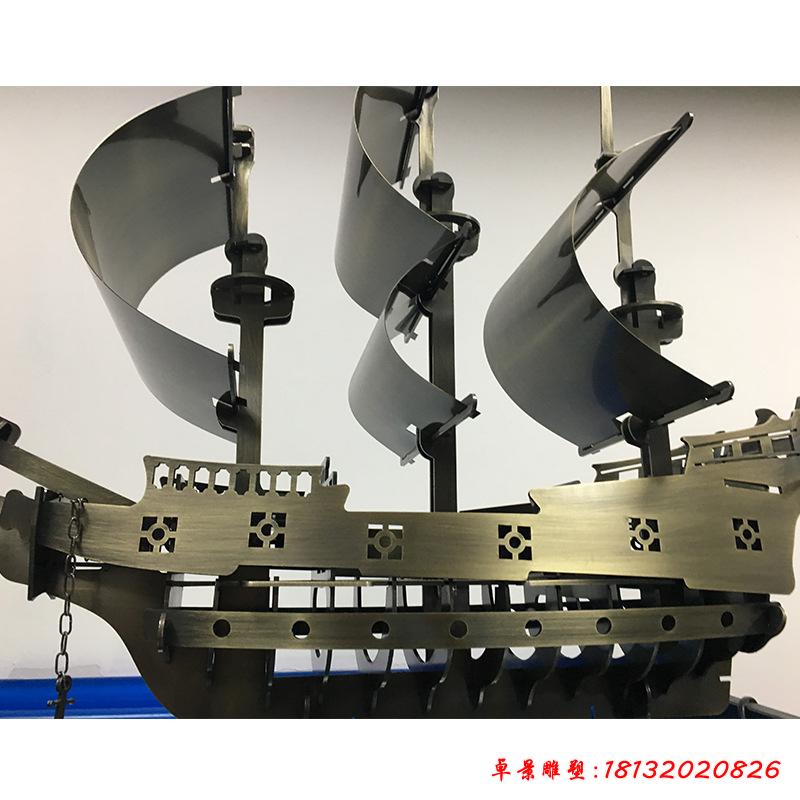 不锈钢大型创意船雕塑