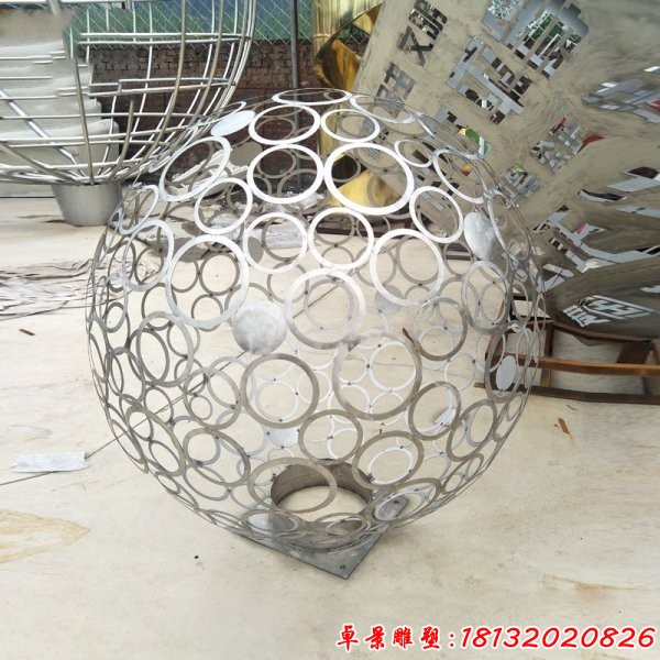 圆形镂空球不锈钢雕塑