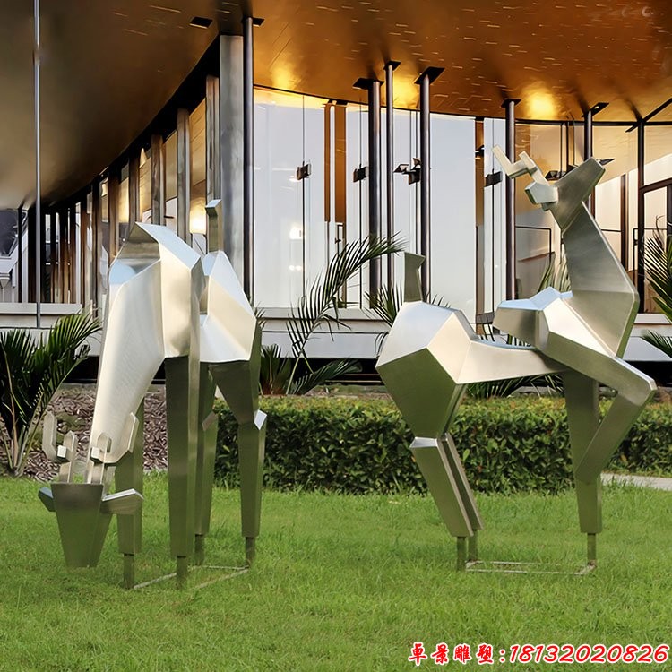 草坪不锈钢抽象几何鹿雕塑 (4)