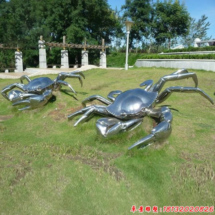 草坪不锈钢镜面螃蟹雕塑