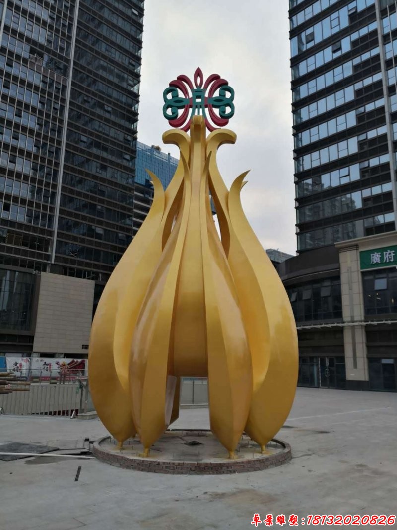 小区不锈钢花苞造型雕塑
