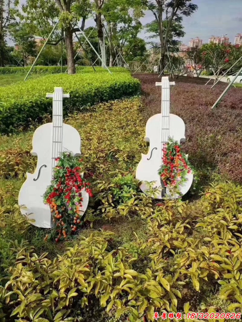 不锈钢大提琴造型花盆 (1)