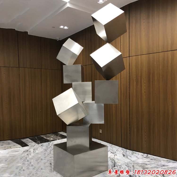 不锈钢堆叠的正方体雕塑 (2)