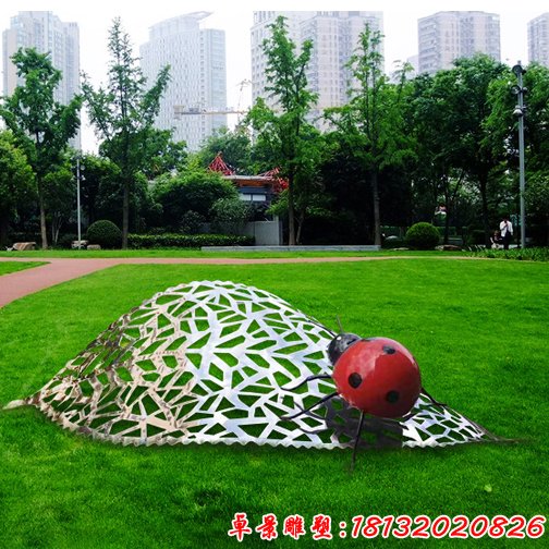 不锈钢树叶瓢虫雕塑