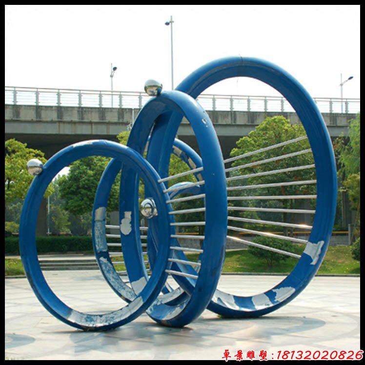 不锈钢圆环水滴雕塑