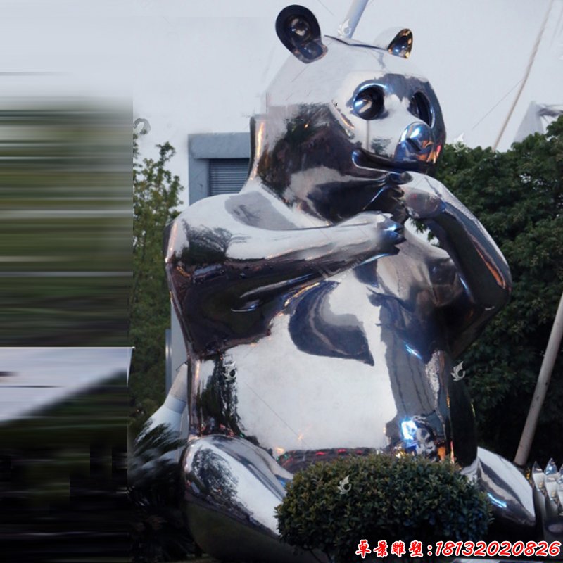 大型不锈钢镜面熊猫雕塑