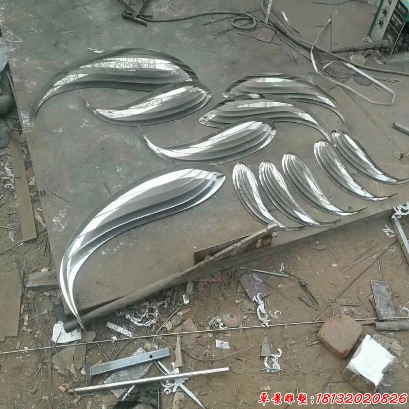 不锈钢抽象鱼造型雕塑