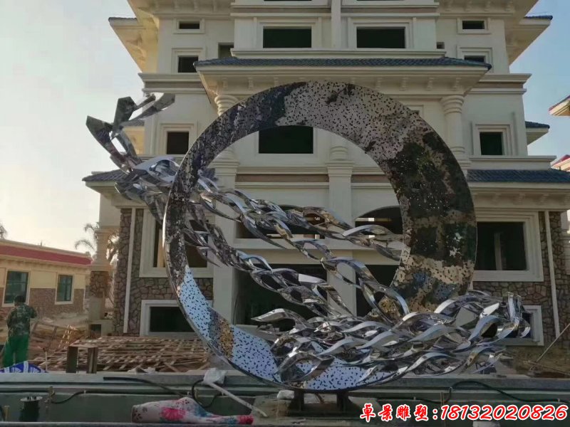 不锈钢抽象鱼群造型雕塑