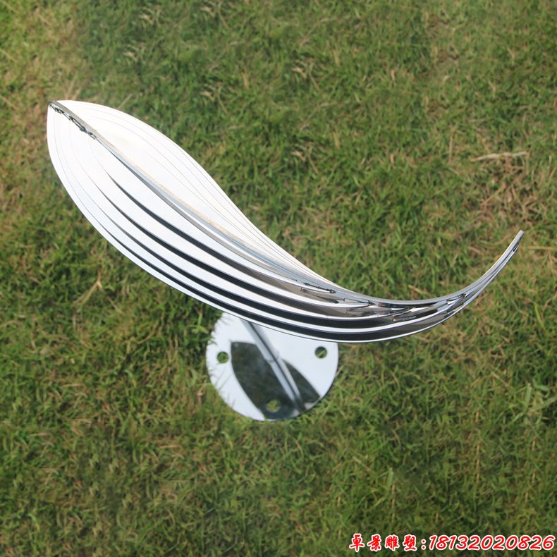 不锈钢镜面鱼造型雕塑