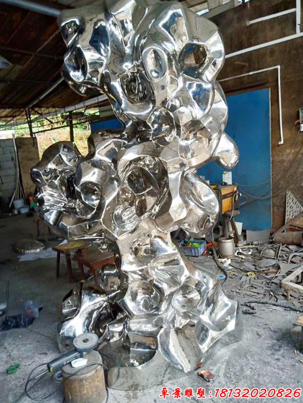 不锈钢太湖石造型雕塑