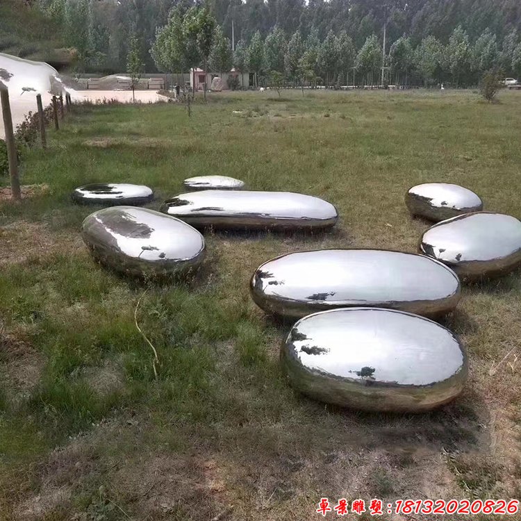 不锈钢鹅卵石抽象镜面雕塑