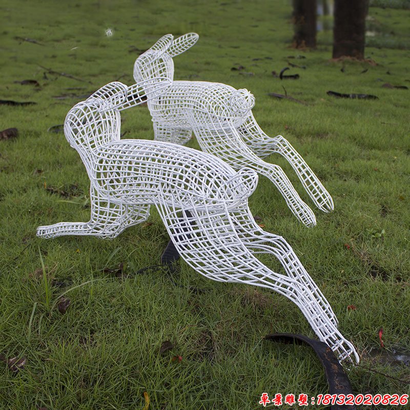 镂空不锈钢奔跑兔子雕塑