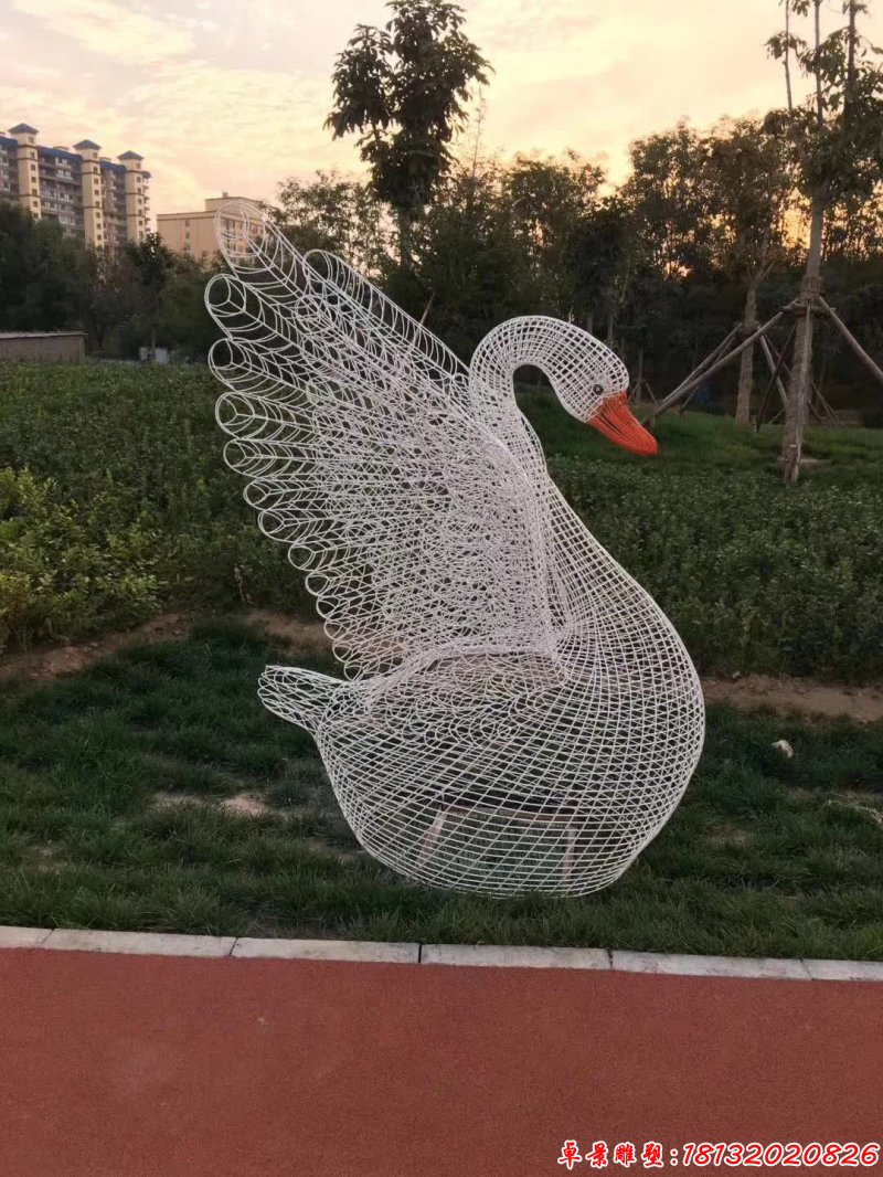 镂空不锈钢天鹅雕塑 (2)