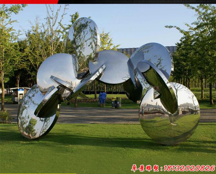 公园不锈钢圆形镜片造型雕塑