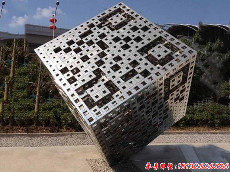 城市不锈钢正方体魔方雕塑（2）