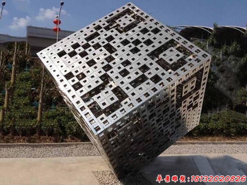 城市不锈钢正方体魔方雕塑(2)