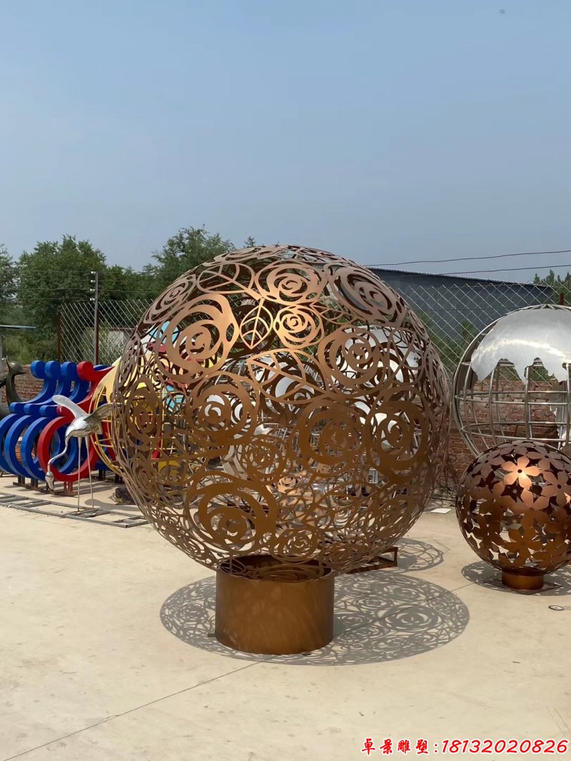 公园不锈钢镂空花球雕塑