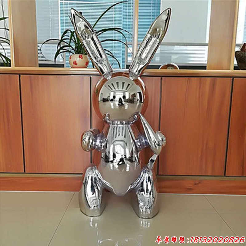 小区不锈钢镜面兔子雕塑