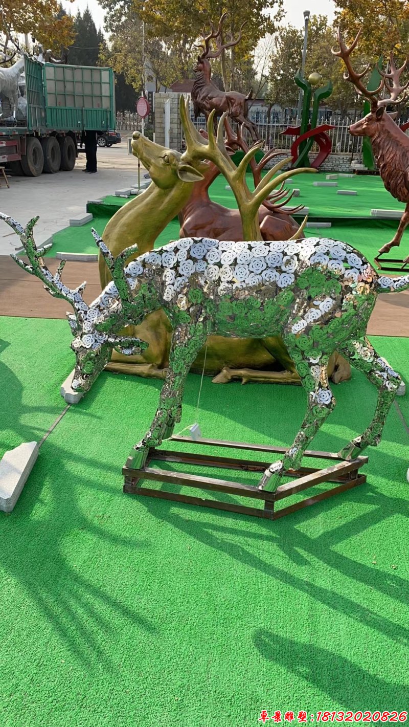 园林不锈钢镂空鹿雕塑（2）