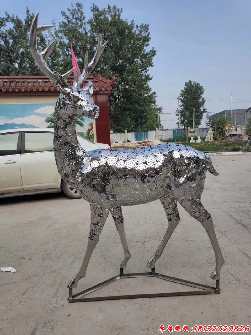 园林不锈钢镂空鹿雕塑（6）