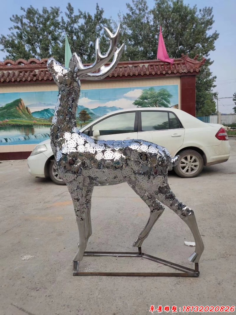 园林不锈钢镂空鹿雕塑（7）