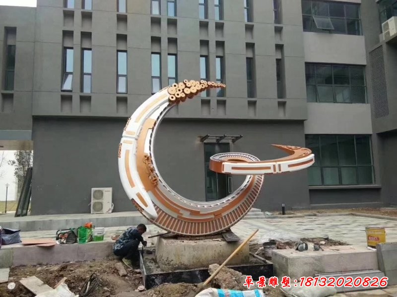 小区抽象不锈钢月亮雕塑