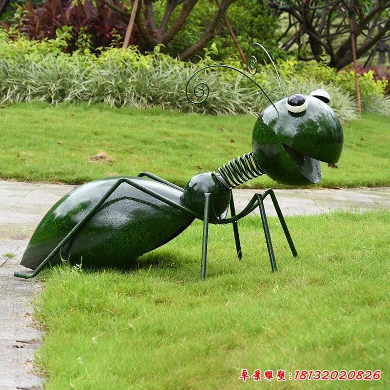 绿色落尾蚂蚁雕塑