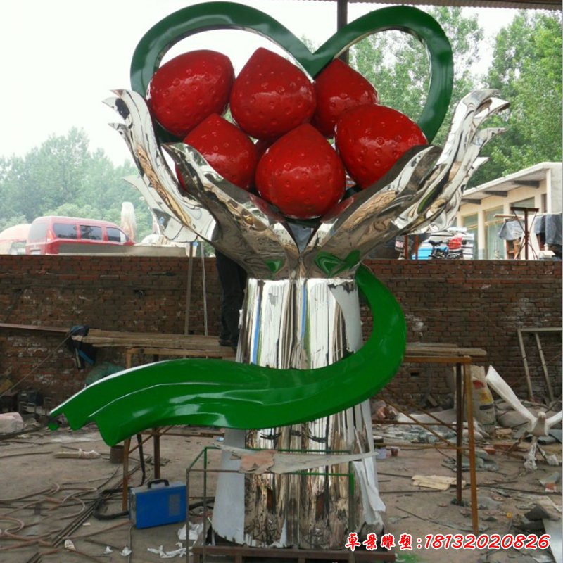 不锈钢广场草莓 雕塑