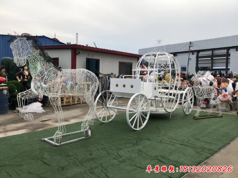不锈钢镂空欧式马车雕塑