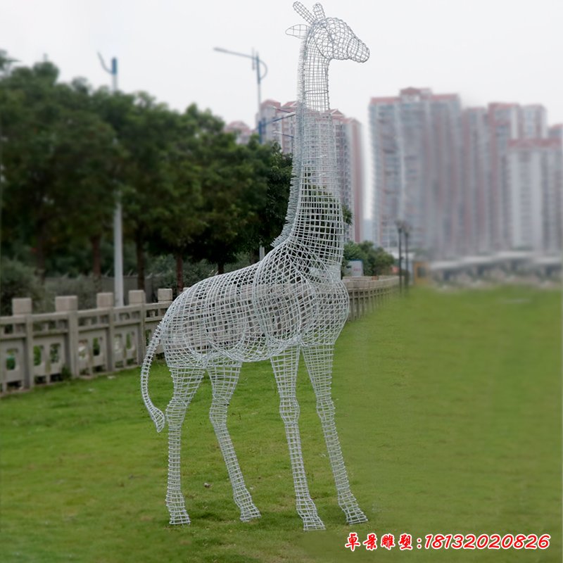 不锈钢镂空长颈鹿雕塑 (1)