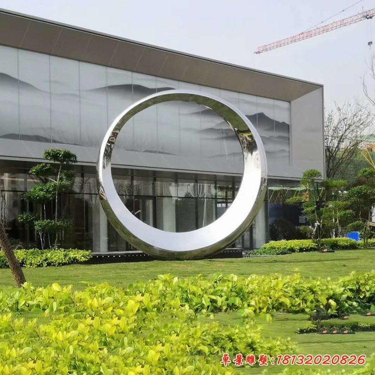 不锈钢月亮镜面景观雕塑
