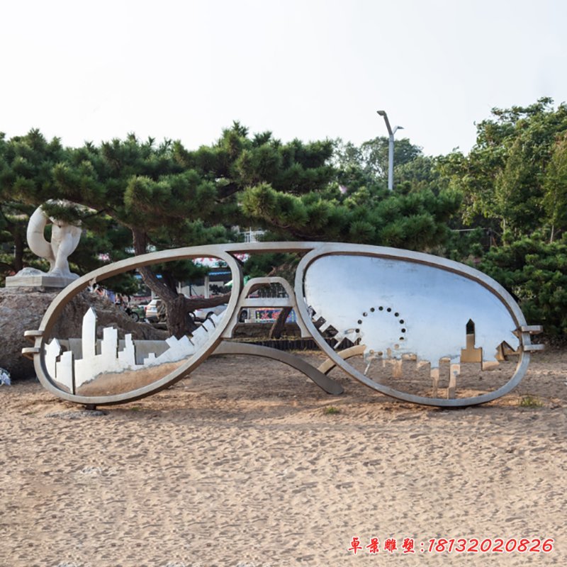 不锈钢眼镜雕塑 (2)[1]