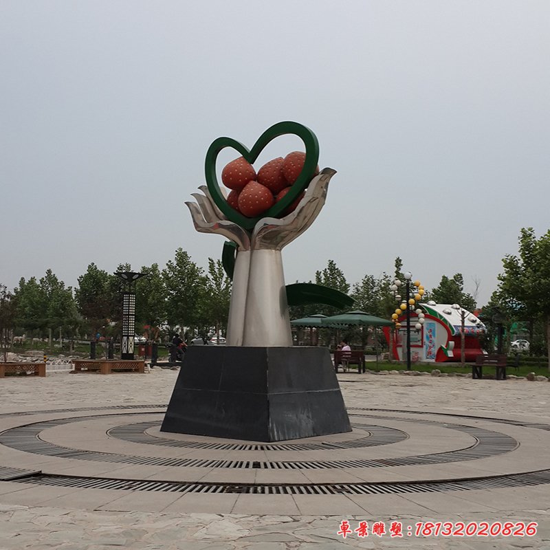 不锈钢草莓雕塑 (1)