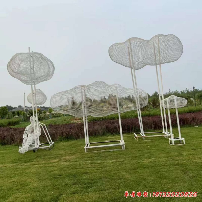 不锈钢镂空云朵雕塑
