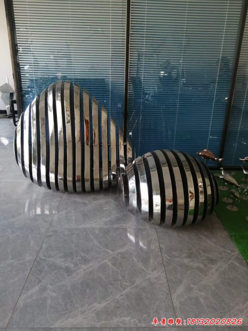 不锈钢蚕蛹造型鹅卵石雕塑 (3)