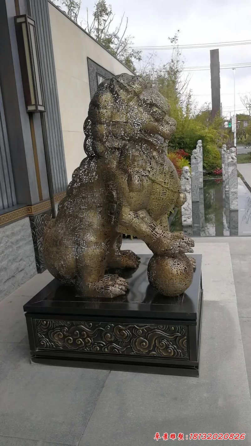 不锈钢镂空狮子雕塑 (1)