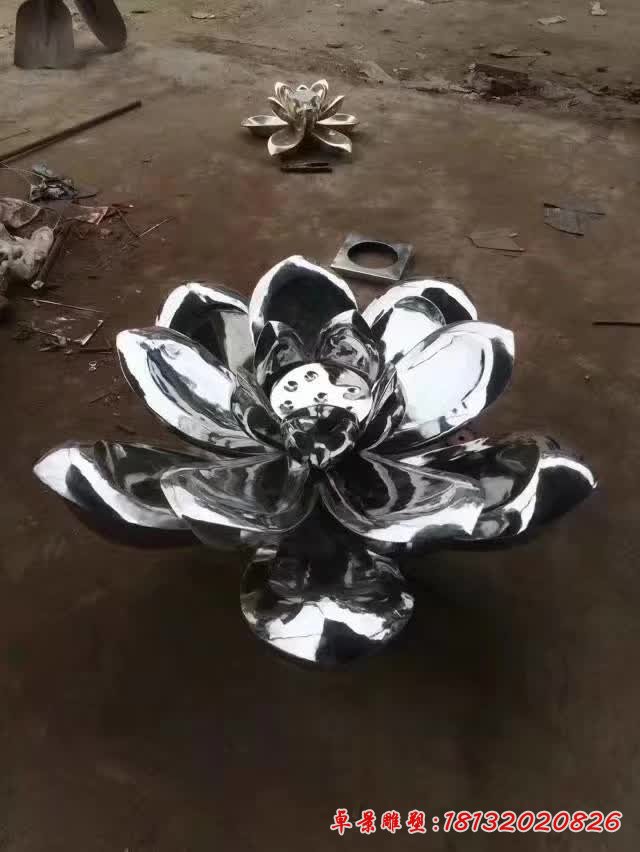 不锈钢镜面荷花雕塑