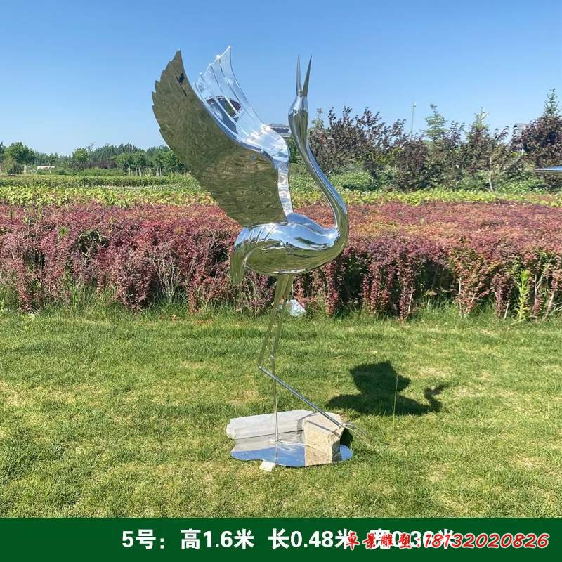 不锈钢镜面仙鹤雕塑
