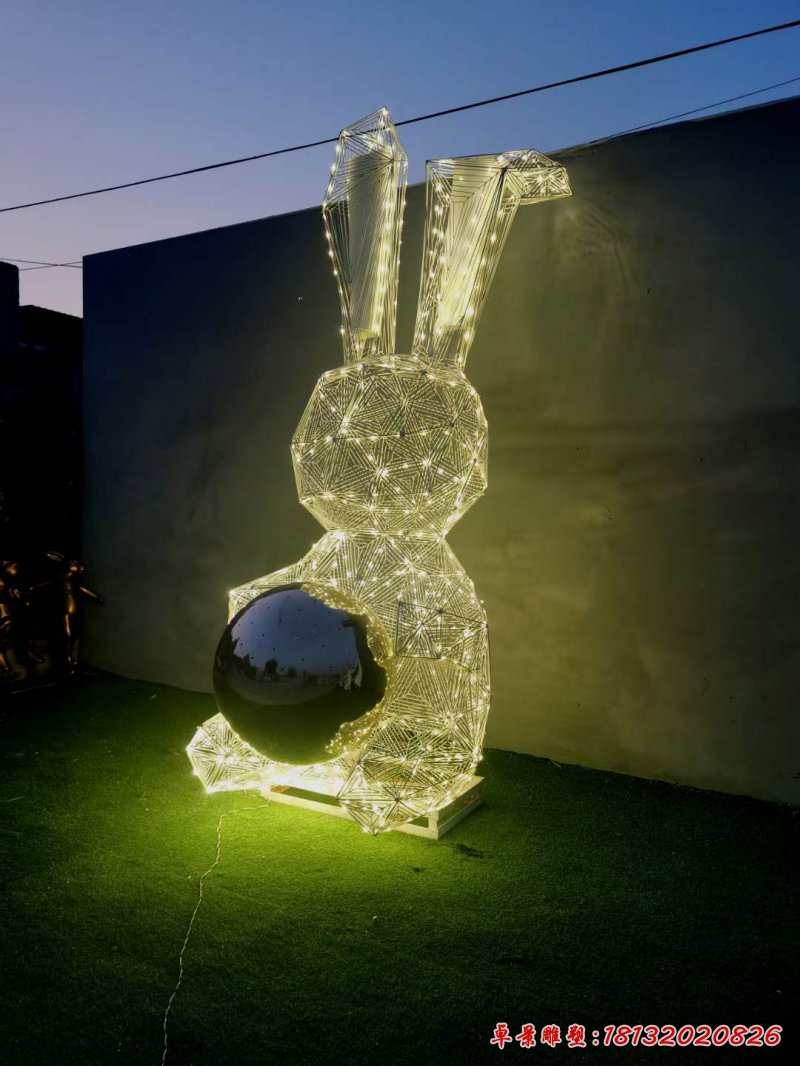不锈钢镂空发光兔子雕塑 (2)