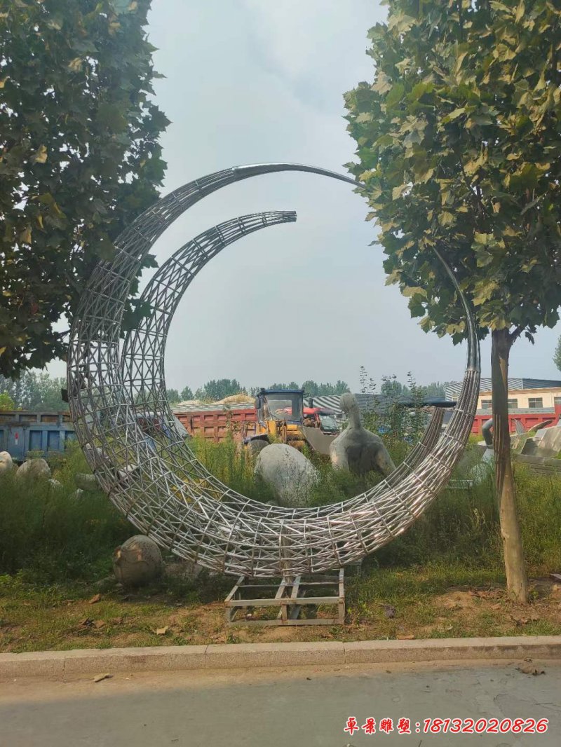 镂空月亮不锈钢雕塑