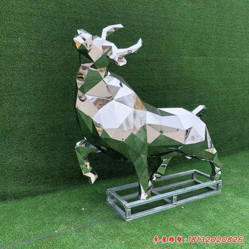 不锈钢镜面几何牛雕塑