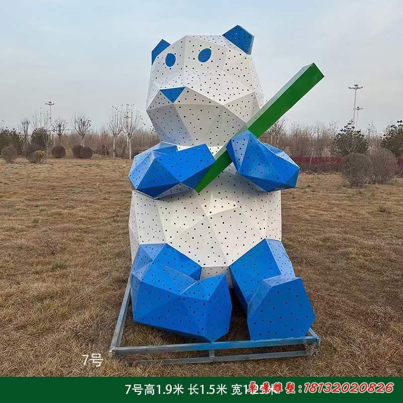 手拿笛子的切面熊猫不锈钢雕塑