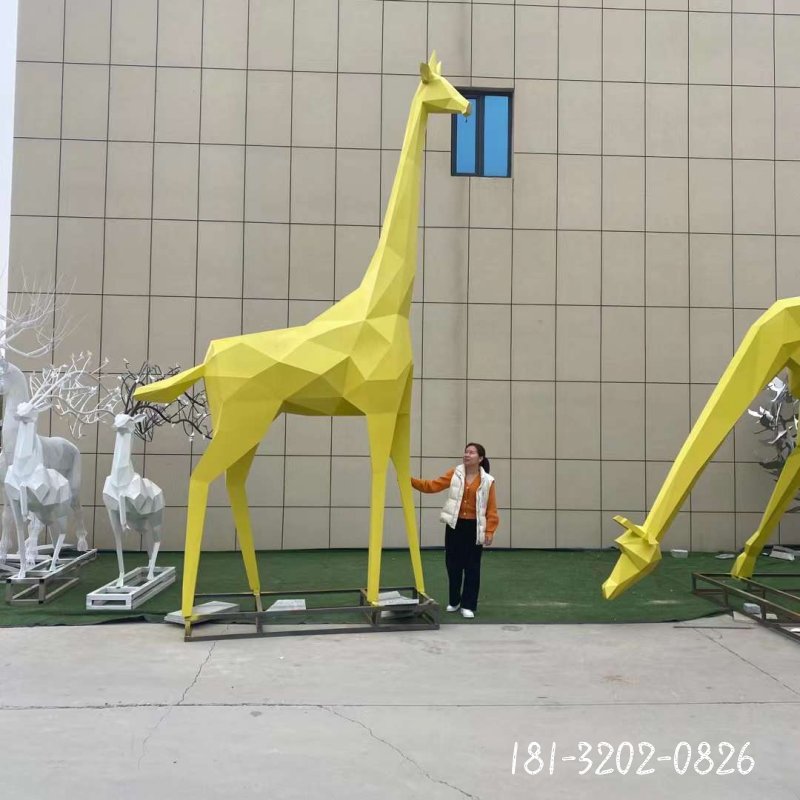 大型切面抽象不锈钢长颈鹿雕塑